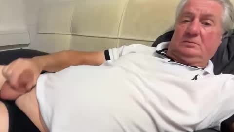 hans66760 online show from October 18, 2025, 6:30 pm