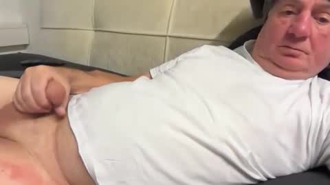 hans66760 online show from October 25, 2025, 4:46 pm