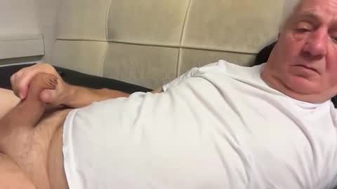 hans66760 online show from November 6, 2025, 7:04 pm