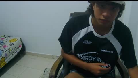 Snapshot of hansel_take chatting on June 3, 2026, 8:14 pm hansel_take online show from June 3, 2026, 8:14 pm