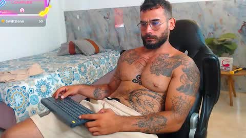 Snapshot of hanz_col chatting on October 27, 2025, 4:55 pm hanz_col online show from October 27, 2025, 4:55 pm