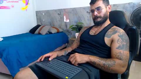 Snapshot of hanz_col chatting on November 10, 2025, 5:56 pm hanz_col online show from November 10, 2025, 5:56 pm