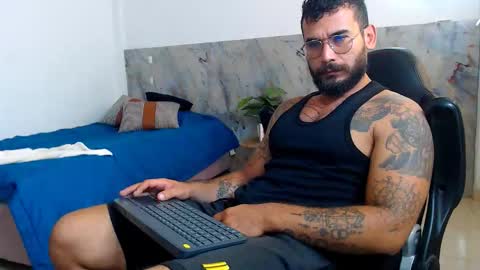 Snapshot of hanz_col chatting on November 11, 2025, 10:37 am hanz_col online show from November 11, 2025, 10:37 am