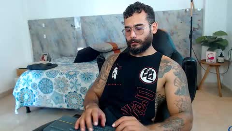 hanz_col online show from November 17, 2025, 1:39 pm