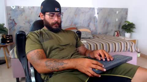 hanz_col online show from April 19, 2026, 12:59 pm