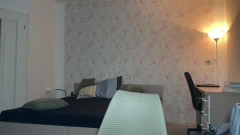 Snapshot of hanzlagerfelt chatting on November 16, 2025, 5:40 pm hanzlagerfelt online show from November 16, 2025, 5:40 pm