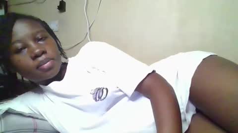 happy_dimple online show from September 18, 2025, 11:12 am