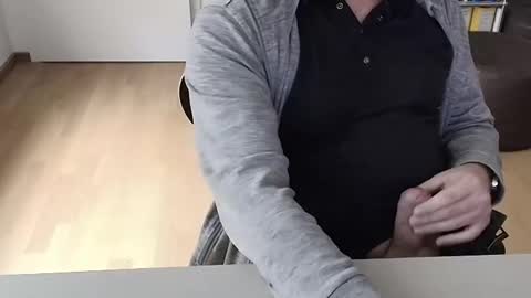 Snapshot of happybugger chatting on January 30, 2025, 1:10 pm Cum for you online show from January 30, 2025, 1:10 pm