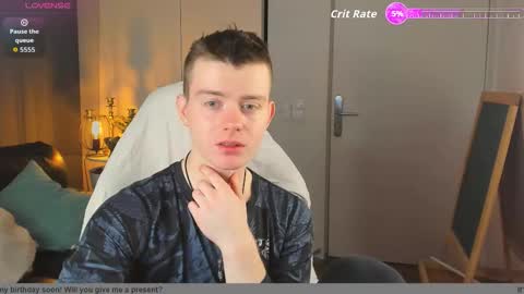 happydeimos online show from November 24, 2025, 9:36 pm