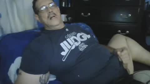 happyhappy4 online show from October 8, 2025, 4:21 am