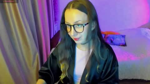 Snapshot of happystephanie chatting on October 2, 2025, 4:25 pm Stephanie online show from October 2, 2025, 4:25 pm