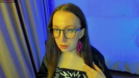 Snapshot of happystephanie chatting on November 3, 2025, 7:37 pm Stephanie online show from November 3, 2025, 7:37 pm