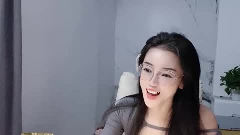 Daisy online show from December 22, 2025, 6:05 pm