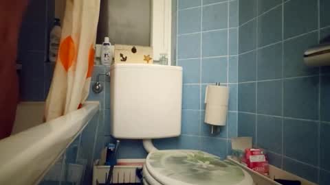 Snapshot of hard213213 chatting on November 17, 2025, 5:46 am hard213213 online show from November 17, 2025, 5:46 am