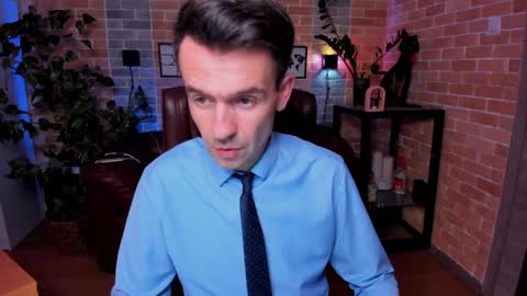 Snapshot of hard_and_juici chatting on December 1, 2024, 4:29 pm Steve online show from December 1, 2024, 4:29 pm