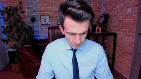 Snapshot of hard_and_juici chatting on December 19, 2024, 2:13 pm Steve online show from December 19, 2024, 2:13 pm