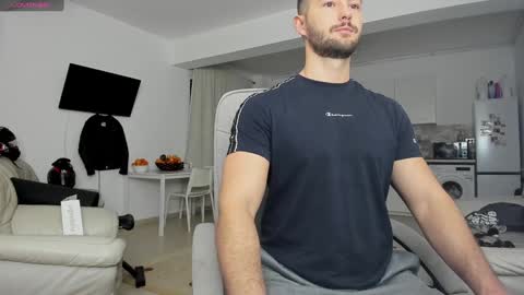 Snapshot of hard_chriss chatting on December 4, 2024, 5:16 am Hard Cock online show from December 4, 2024, 5:16 am