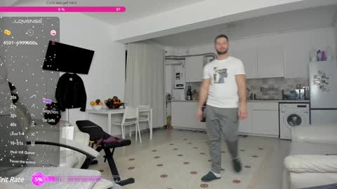 Snapshot of hard_chriss chatting on December 11, 2024, 5:10 am Hard Cock online show from December 11, 2024, 5:10 am