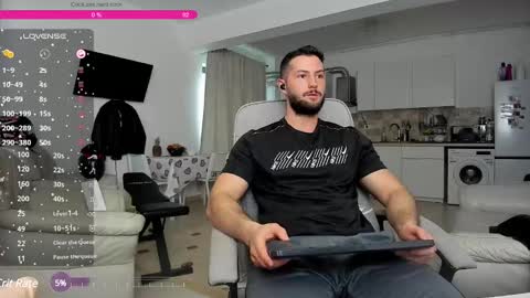Snapshot of hard_chriss chatting on January 30, 2025, 11:22 am Hard Cock online show from January 30, 2025, 11:22 am