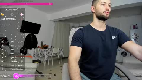 Snapshot of hard_chriss chatting on February 17, 2025, 5:14 am Hard Cock online show from February 17, 2025, 5:14 am