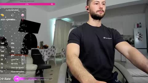 Snapshot of hard_chriss chatting on February 19, 2025, 8:12 am Hard Cock online show from February 19, 2025, 8:12 am