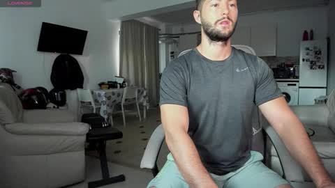 Snapshot of hard_chriss chatting on September 16, 2025, 4:46 am Hard Cock online show from September 16, 2025, 4:46 am