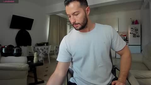 Snapshot of hard_chriss chatting on October 11, 2025, 10:47 am Hard Cock online show from October 11, 2025, 10:47 am