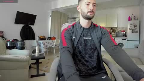 Snapshot of hard_chriss chatting on October 20, 2025, 12:49 pm Hard Cock online show from October 20, 2025, 12:49 pm