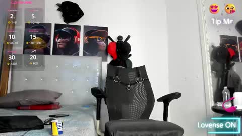 hardboy_latin online show from June 18, 2026, 4:02 am