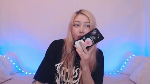 Snapshot of hardcore_x chatting on September 16, 2025, 10:55 pm Emily online show from September 16, 2025, 10:55 pm