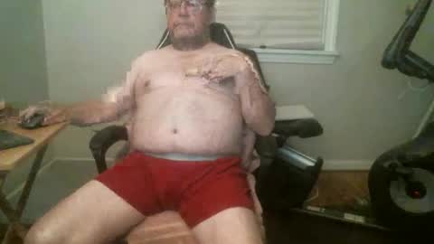 Snapshot of hardmik chatting on November 17, 2025, 6:30 am Mik online show from November 17, 2025, 6:30 am