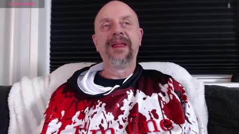 MrLazy online show from December 1, 2024, 10:43 pm