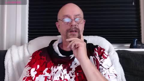MrLazy online show from December 2, 2024, 3:03 pm