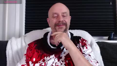 MrLazy online show from December 2, 2024, 6:10 pm