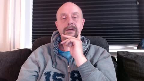 MrLazy online show from December 8, 2024, 6:50 pm