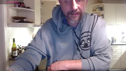 MrLazy online show from December 9, 2024, 6:35 pm
