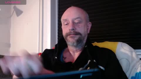 MrLazy online show from December 31, 2024, 3:42 pm