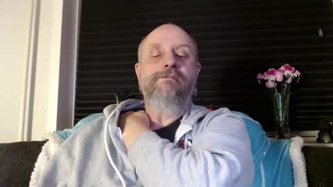 MrLazy online show from February 12, 2026, 11:55 pm