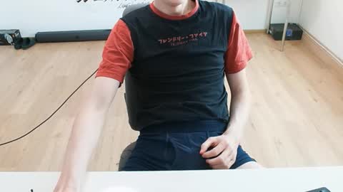 Snapshot of hardone852 chatting on October 19, 2025, 10:16 am hardone852 online show from October 19, 2025, 10:16 am