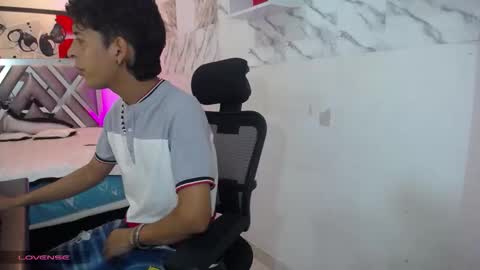 Snapshot of hardsexlove08 chatting on February 28, 2026, 9:38 pm Andres Dean online show from February 28, 2026, 9:38 pm