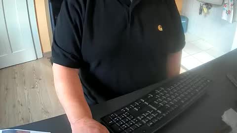 hardy3251 online show from September 17, 2025, 2:41 pm