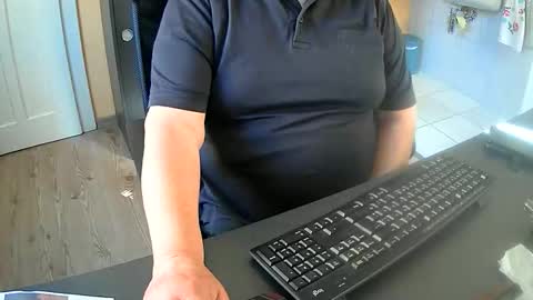 hardy3251 online show from September 18, 2025, 12:18 pm