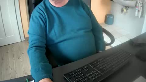 hardy3251 online show from October 7, 2025, 2:47 pm