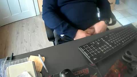 hardy3251 online show from November 11, 2025, 11:10 am