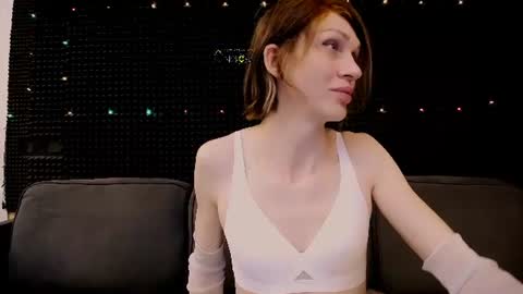 Miss Hardy online show from June 18, 2026, 2:45 am