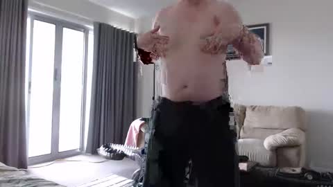 Snapshot of hardyes_indeed chatting on October 23, 2025, 2:11 am hardyes_indeed online show from October 23, 2025, 2:11 am