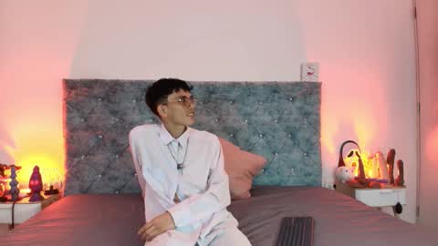 H A R I   A N D R E online show from January 7, 2026, 1:13 pm