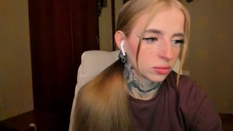 Snapshot of harley_kimm chatting on September 29, 2025, 5:23 am Julia online show from September 29, 2025, 5:23 am