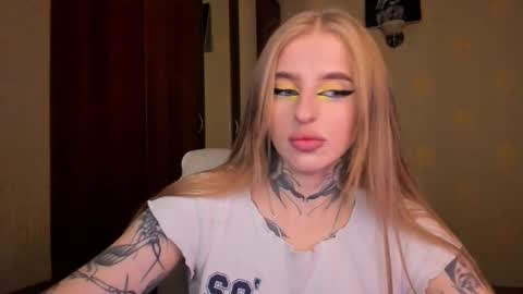 Snapshot of harley_kimm chatting on October 7, 2025, 5:48 am Julia online show from October 7, 2025, 5:48 am