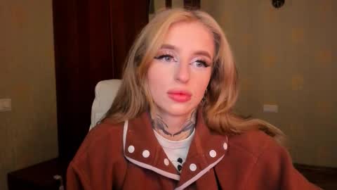 Snapshot of harley_kimm chatting on October 10, 2025, 5:39 am Julia online show from October 10, 2025, 5:39 am